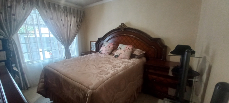 4 Bedroom Property for Sale in Madiba Park Limpopo
