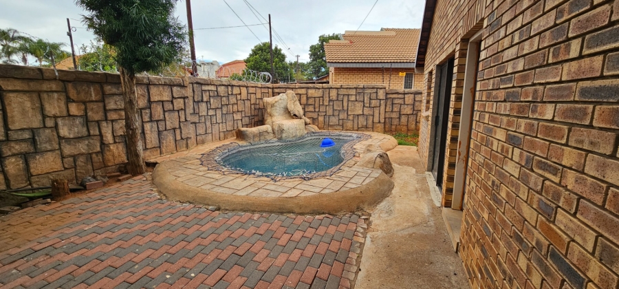 4 Bedroom Property for Sale in Flora Park Limpopo