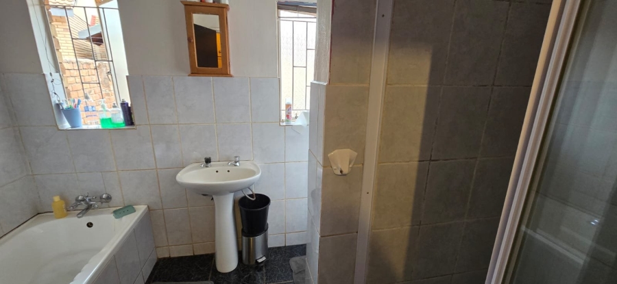 4 Bedroom Property for Sale in Flora Park Limpopo