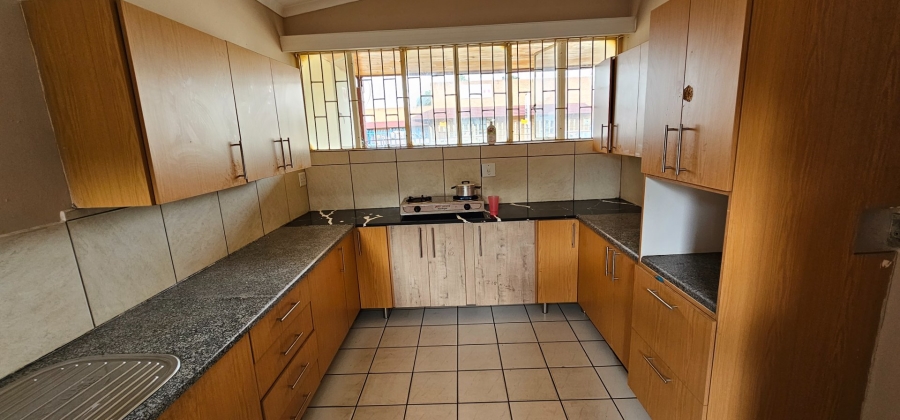 5 Bedroom Property for Sale in Polokwane Central Limpopo