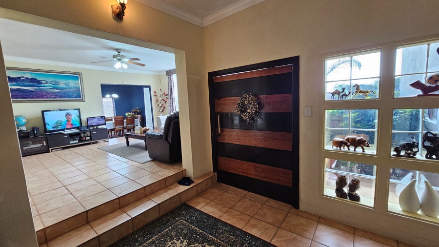 6 Bedroom Property for Sale in Bendor Limpopo