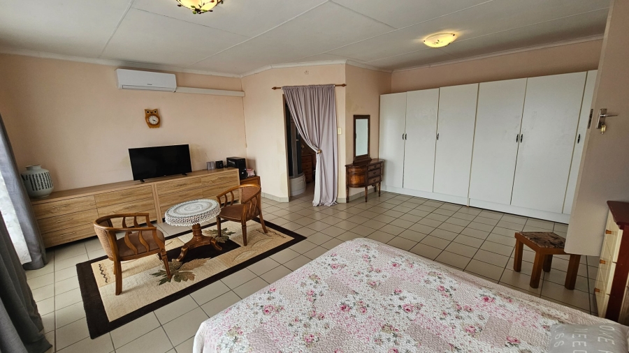 6 Bedroom Property for Sale in Bendor Limpopo