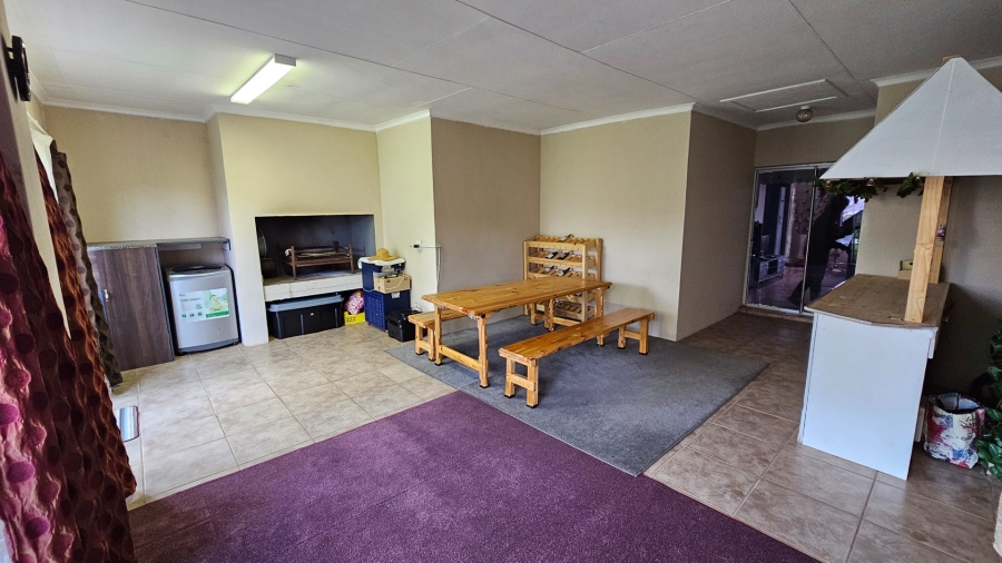 6 Bedroom Property for Sale in Bendor Limpopo