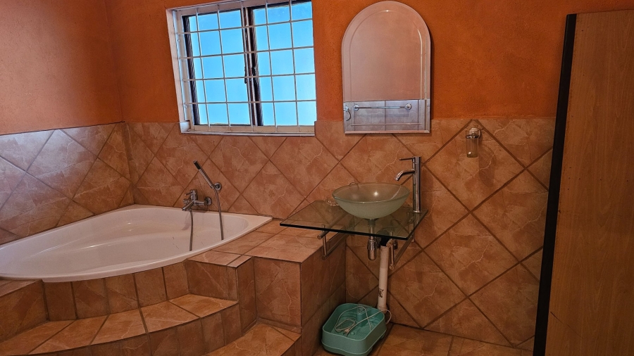 6 Bedroom Property for Sale in Bendor Limpopo