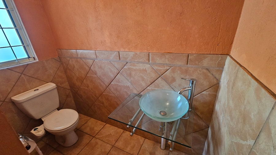 6 Bedroom Property for Sale in Bendor Limpopo