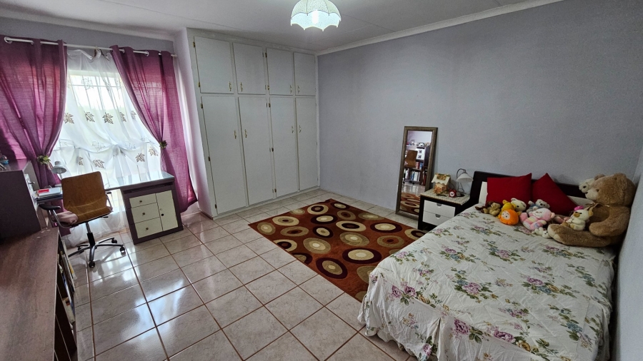 6 Bedroom Property for Sale in Bendor Limpopo