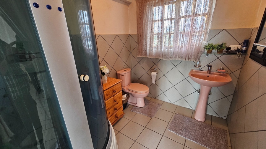 6 Bedroom Property for Sale in Bendor Limpopo