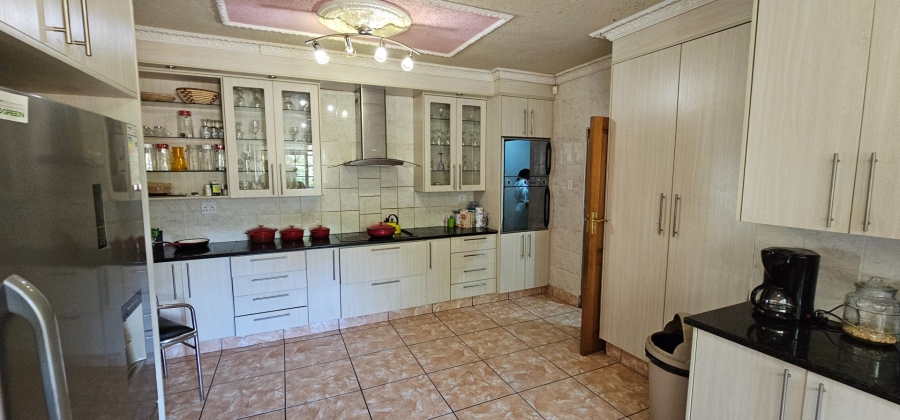 5 Bedroom Property for Sale in Moregloed Limpopo