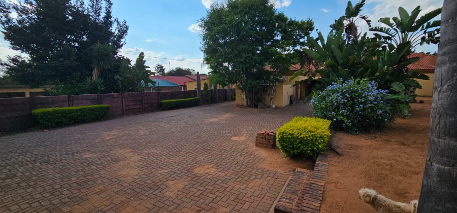 5 Bedroom Property for Sale in Moregloed Limpopo