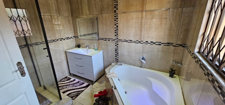 5 Bedroom Property for Sale in Serala View Limpopo