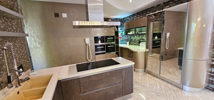 5 Bedroom Property for Sale in Bendor Limpopo