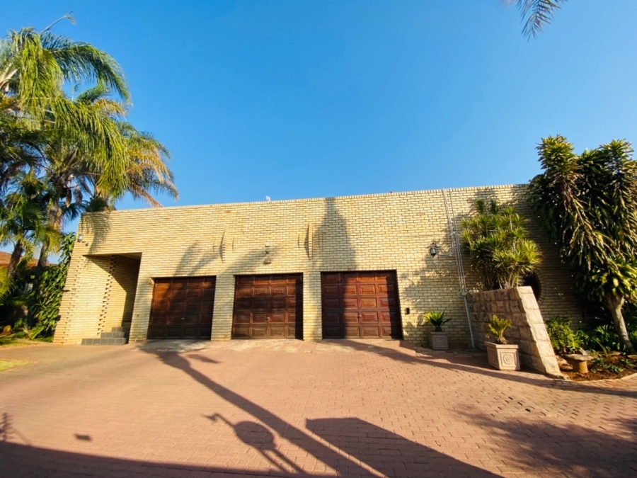 5 Bedroom Property for Sale in Bendor Limpopo