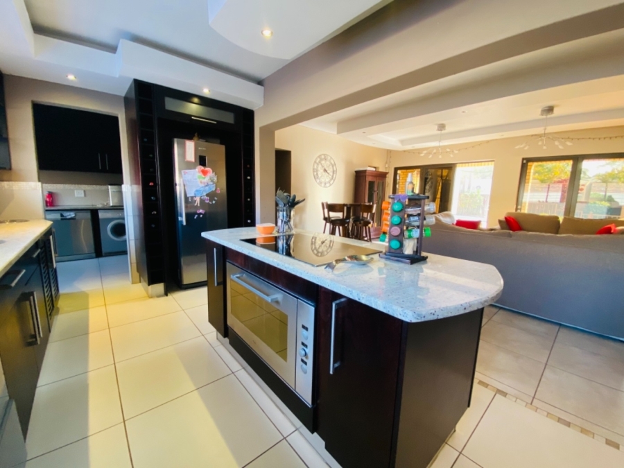 5 Bedroom Property for Sale in Bendor Limpopo