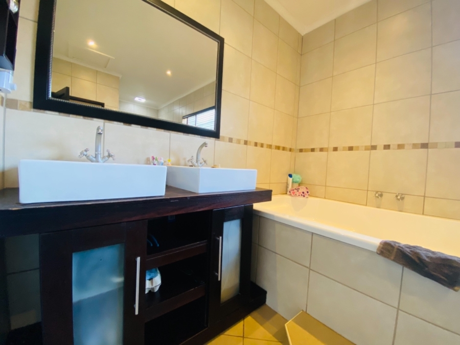 5 Bedroom Property for Sale in Bendor Limpopo