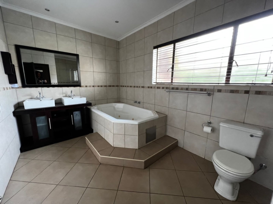 5 Bedroom Property for Sale in Bendor Limpopo