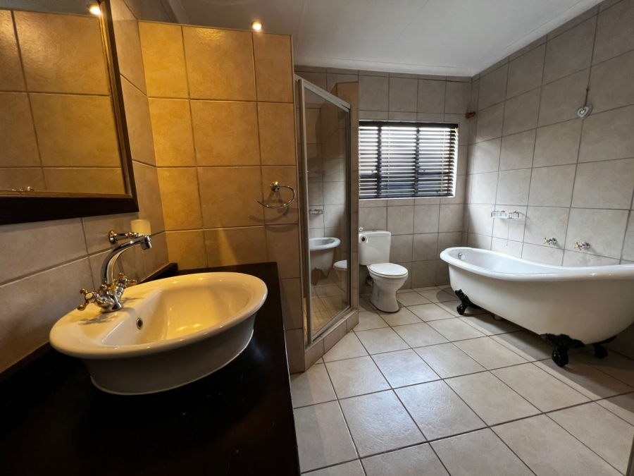 5 Bedroom Property for Sale in Bendor Limpopo