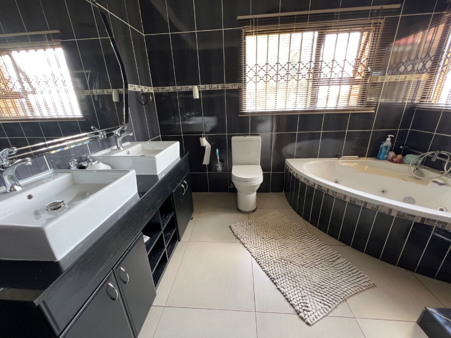 8 Bedroom Property for Sale in Bendor Limpopo