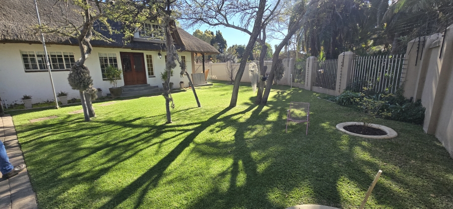 6 Bedroom Property for Sale in Bendor Limpopo