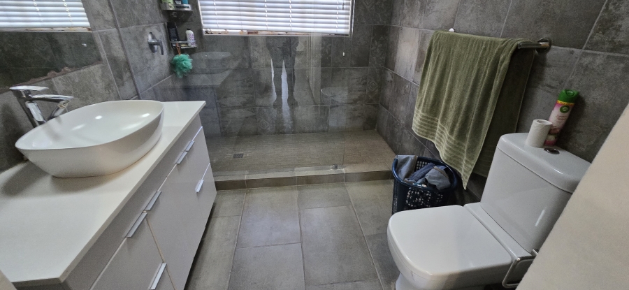 6 Bedroom Property for Sale in Bendor Limpopo