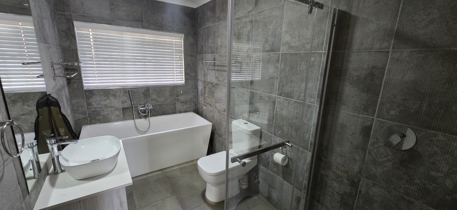 6 Bedroom Property for Sale in Bendor Limpopo