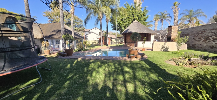 6 Bedroom Property for Sale in Bendor Limpopo