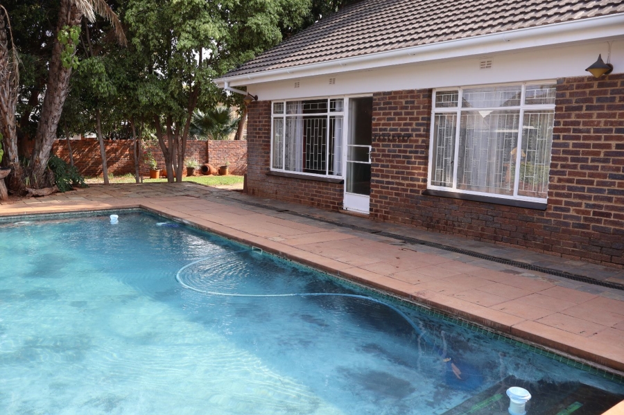 5 Bedroom Property for Sale in Chroompark Limpopo