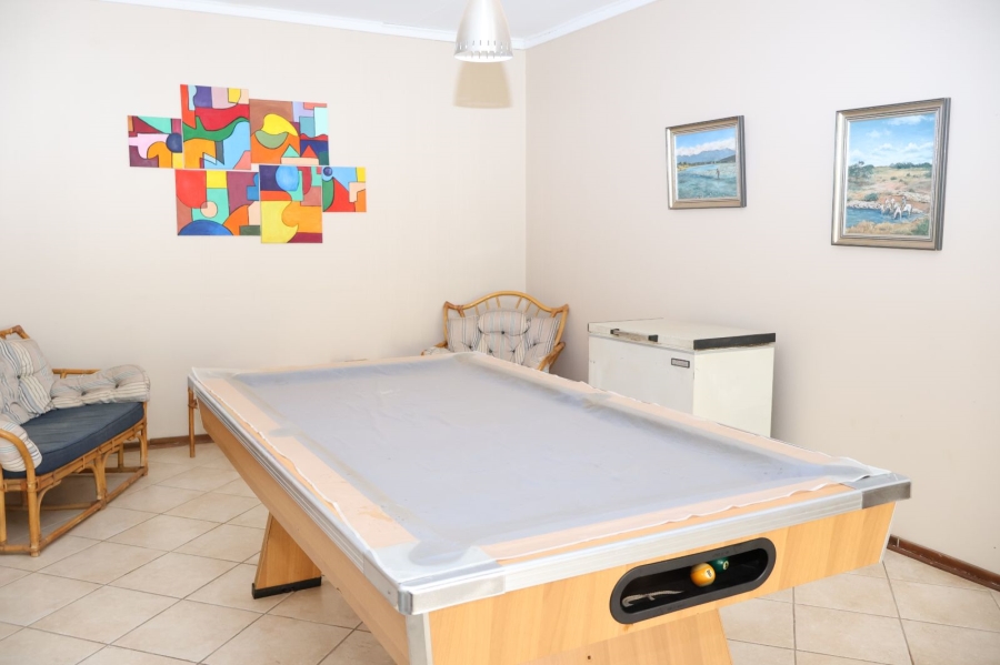 5 Bedroom Property for Sale in Chroompark Limpopo