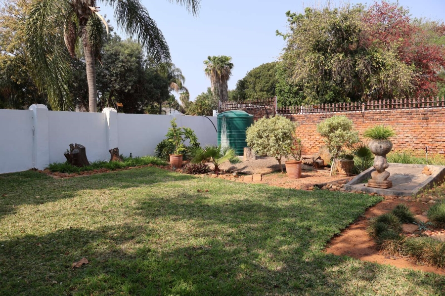 5 Bedroom Property for Sale in Chroompark Limpopo