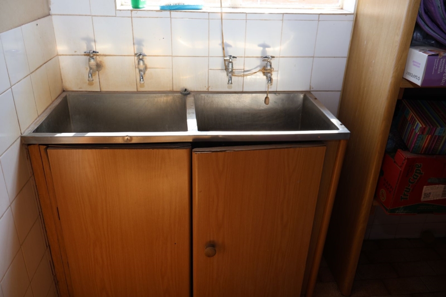 5 Bedroom Property for Sale in Chroompark Limpopo