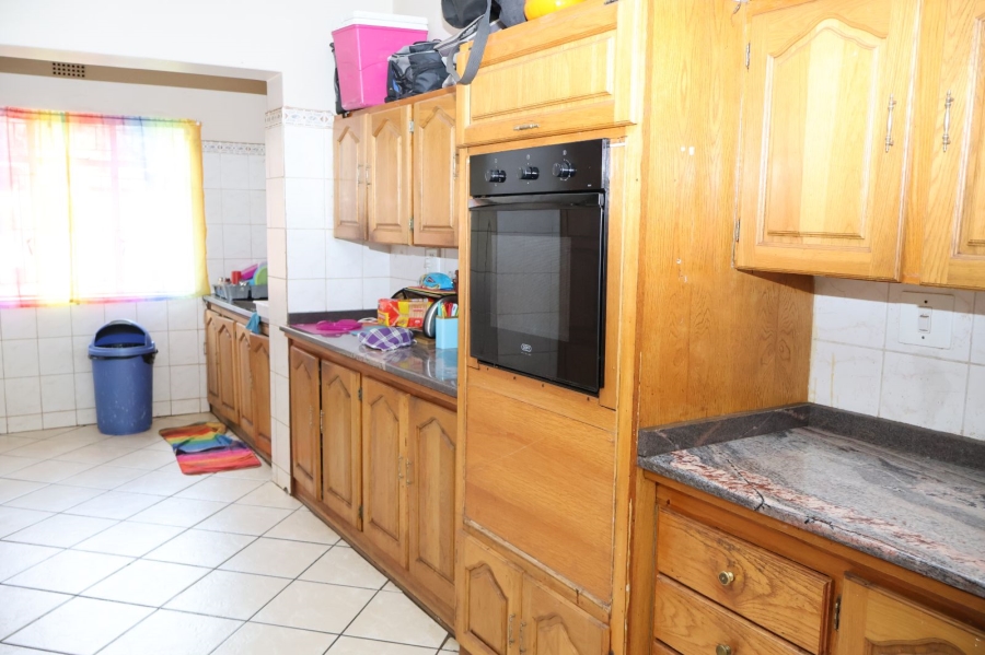 5 Bedroom Property for Sale in Chroompark Limpopo