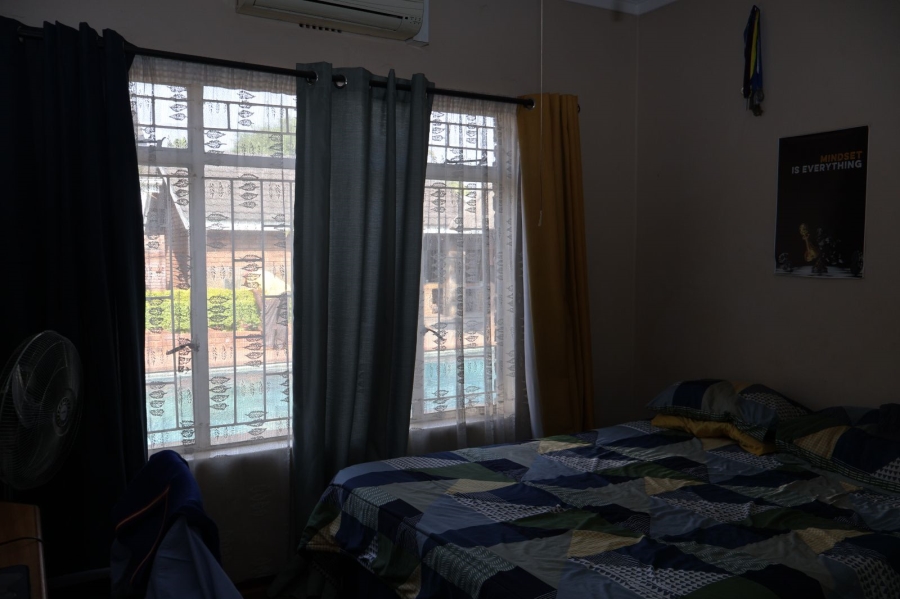 5 Bedroom Property for Sale in Chroompark Limpopo