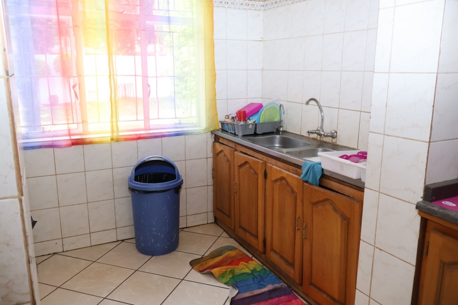 5 Bedroom Property for Sale in Chroompark Limpopo