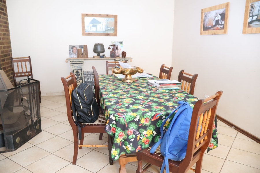 5 Bedroom Property for Sale in Chroompark Limpopo