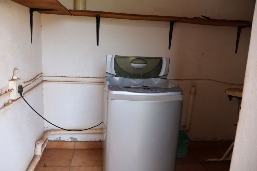 5 Bedroom Property for Sale in Chroompark Limpopo