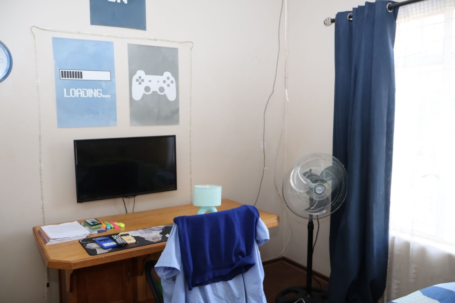 5 Bedroom Property for Sale in Chroompark Limpopo