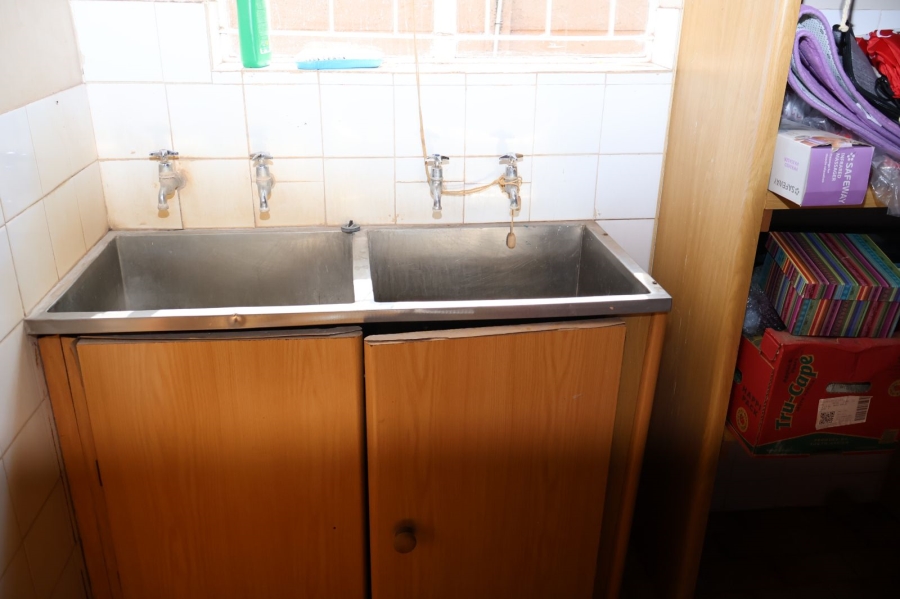 5 Bedroom Property for Sale in Chroompark Limpopo