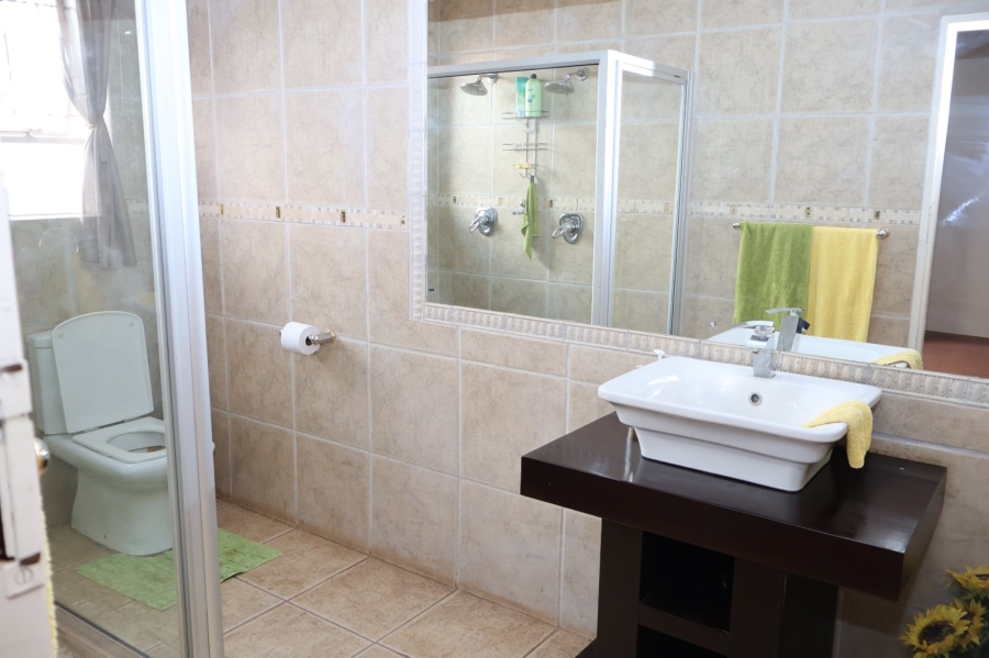 5 Bedroom Property for Sale in Chroompark Limpopo