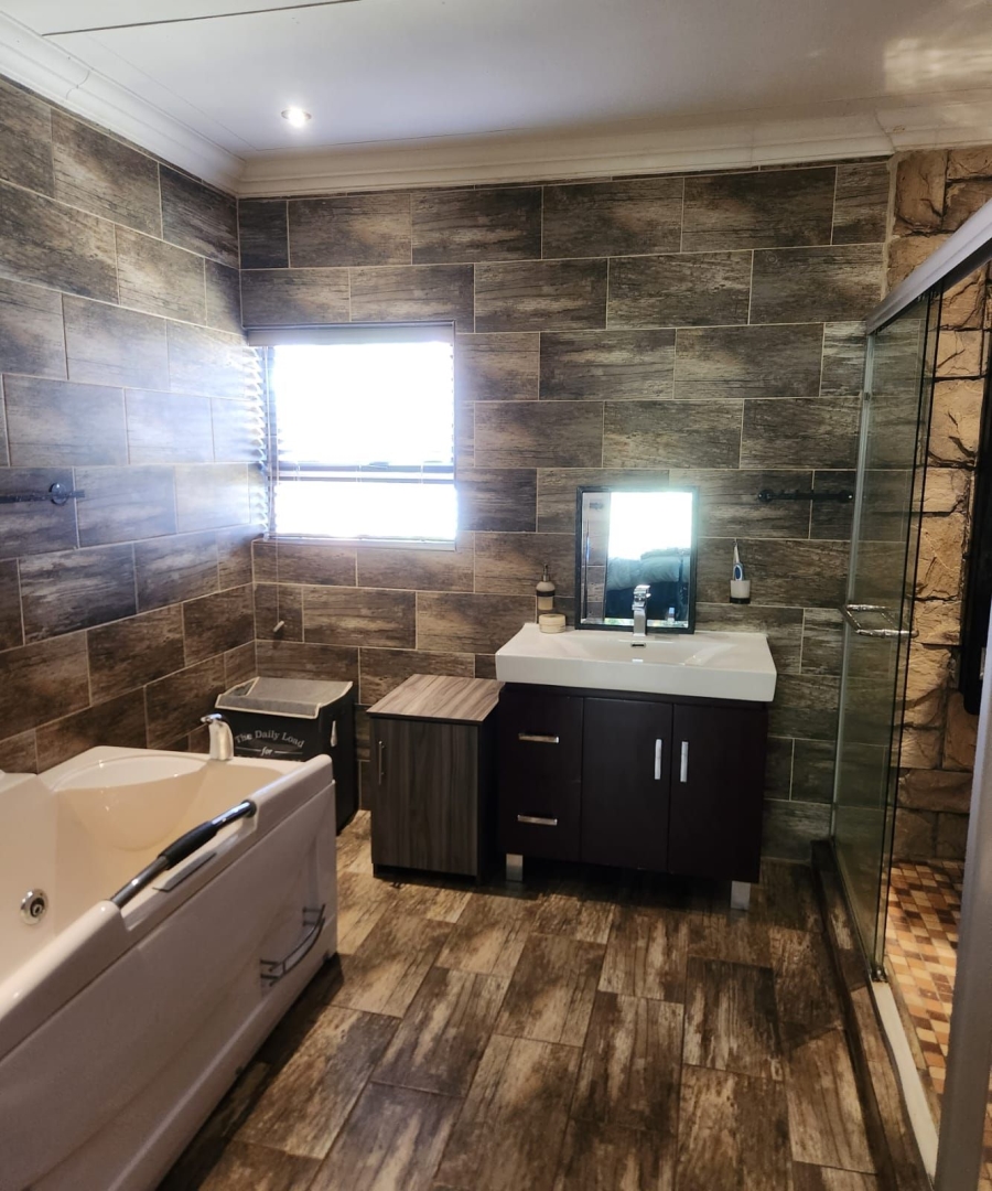 3 Bedroom Property for Sale in Chroompark Limpopo