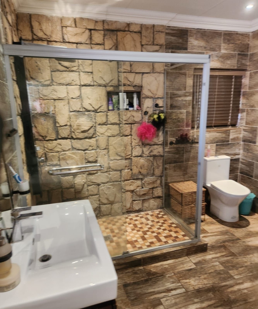 3 Bedroom Property for Sale in Chroompark Limpopo