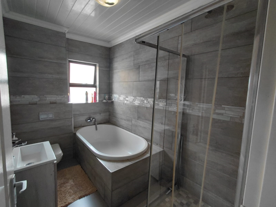 3 Bedroom Property for Sale in Bendor Limpopo