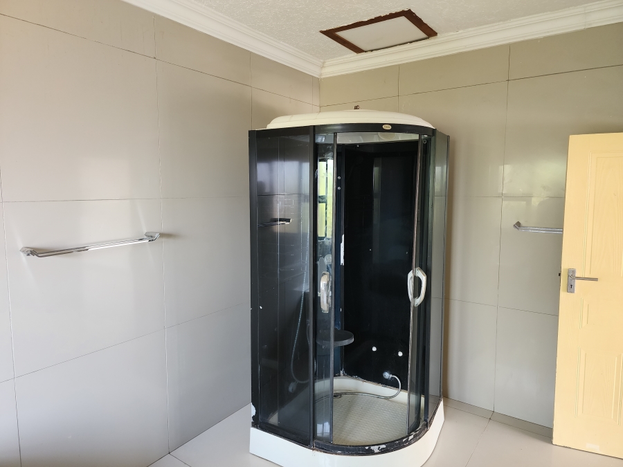 5 Bedroom Property for Sale in Waterberry Country Estate Limpopo