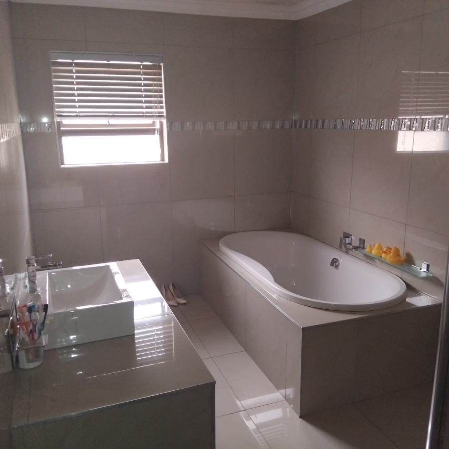 4 Bedroom Property for Sale in Woodhill Estate Limpopo