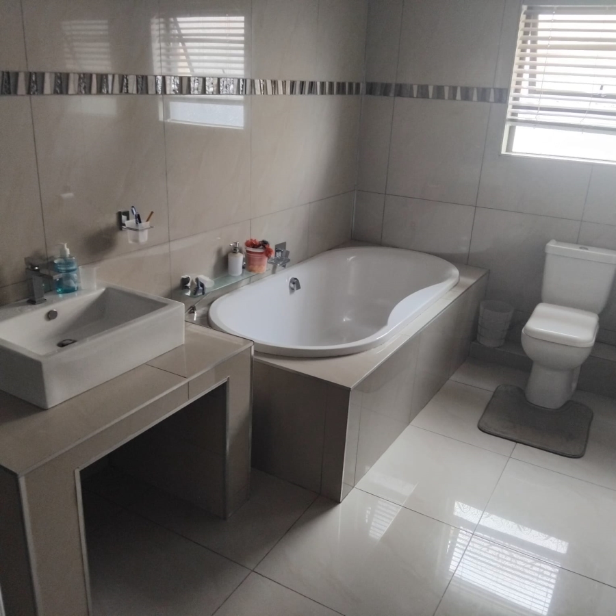 4 Bedroom Property for Sale in Woodhill Estate Limpopo