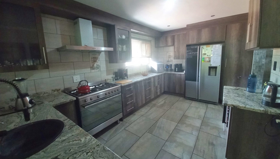 6 Bedroom Property for Sale in Alldays Limpopo