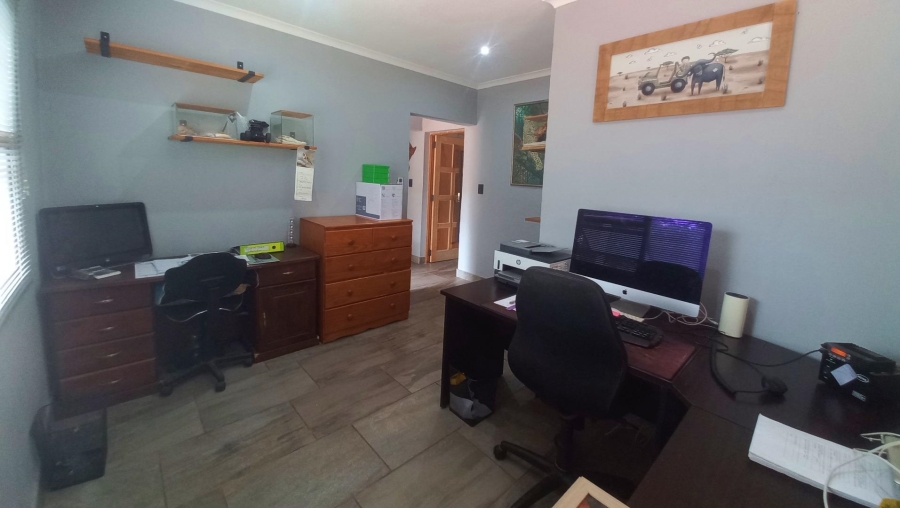 6 Bedroom Property for Sale in Alldays Limpopo