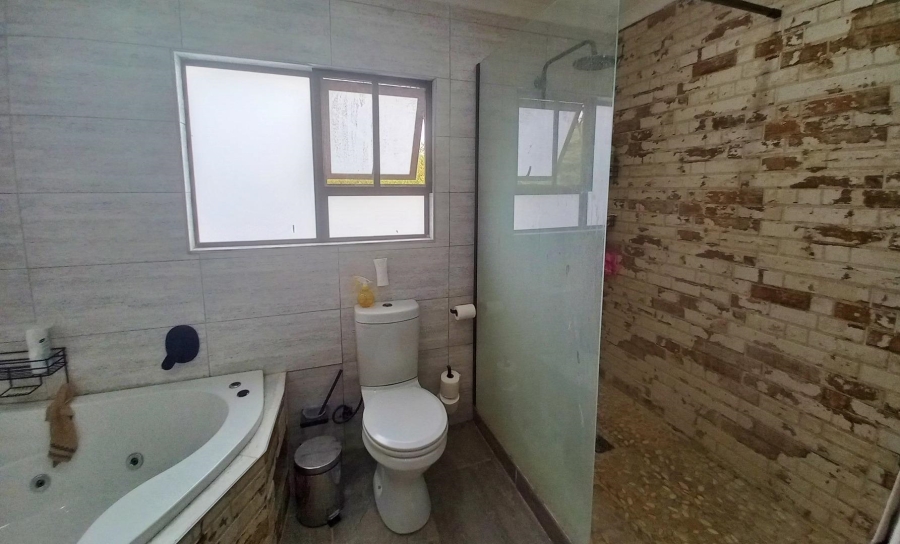 6 Bedroom Property for Sale in Alldays Limpopo