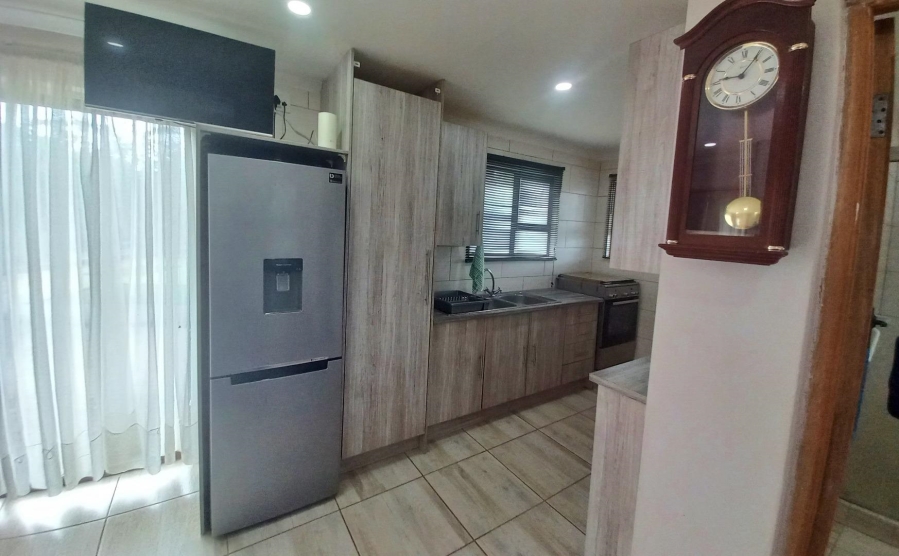 6 Bedroom Property for Sale in Alldays Limpopo