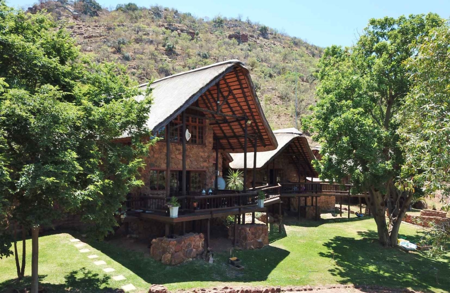 6 Bedroom Property for Sale in Vaalwater Limpopo