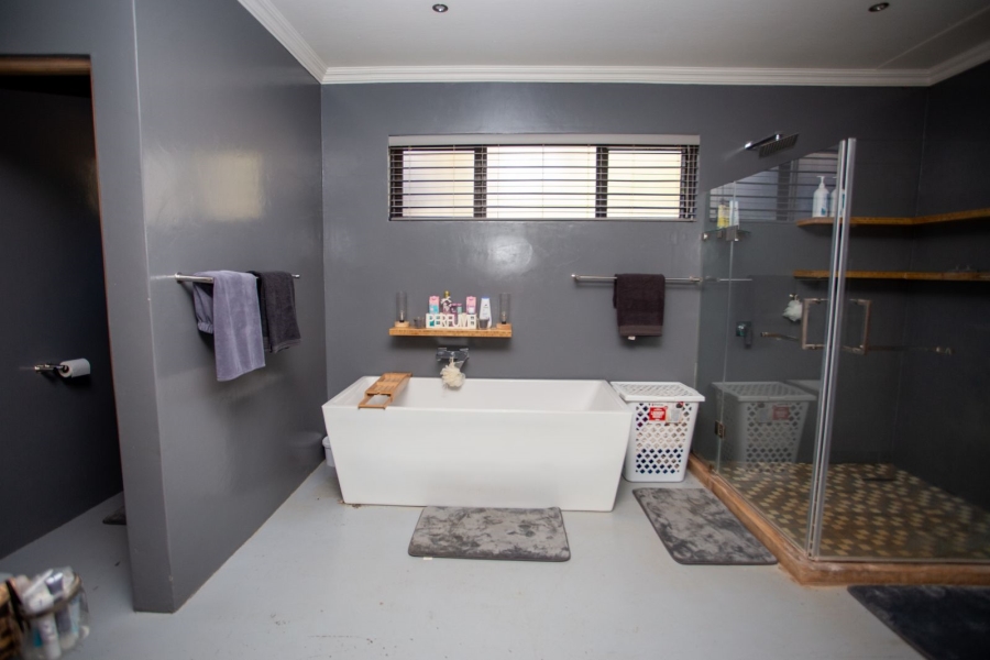 4 Bedroom Property for Sale in Chroompark Limpopo