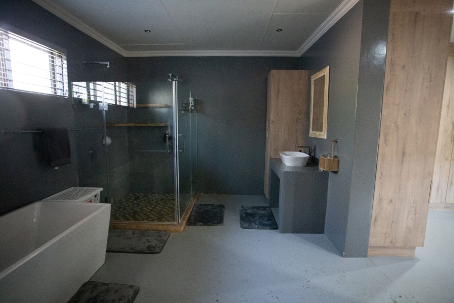 4 Bedroom Property for Sale in Chroompark Limpopo